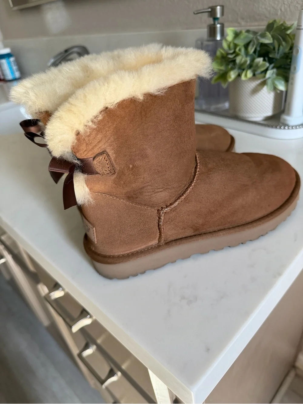 UGG Women's Short Shearling Boots - Chestnut Brown